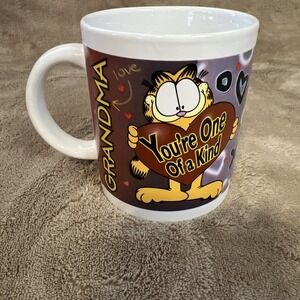 Garfield  Grandma Coffee Cup "You're One‎ of a Kind" Vintage 1997. NICE